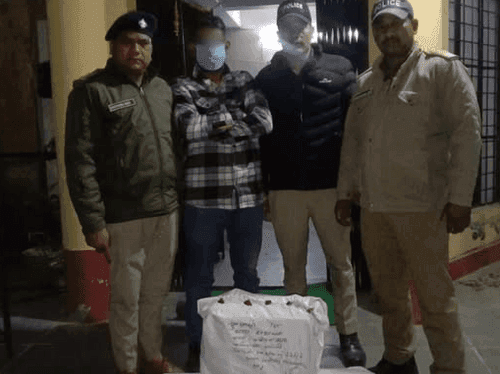 Image for चमोली पुलिस ने 07 पेटी अवैध शराब के साथ दो अभियुक्त किये गिरफ्तार