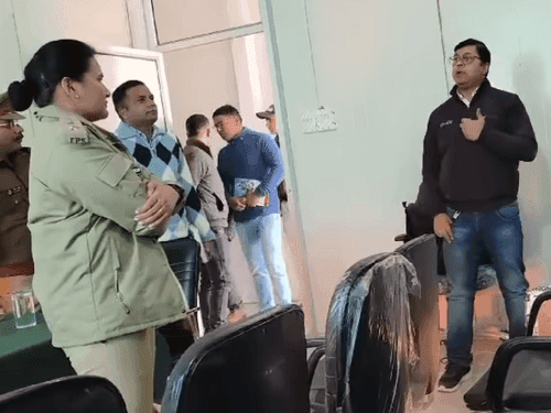 एसपी पिथौरागढ़ द्वारा सीसीटीवी कैमरों की गुणवत्ता का किया गया निरीक्षण