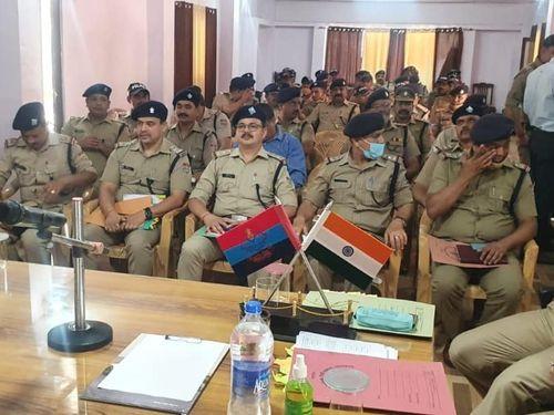 पुलिस लाईन चंबा में मासिक अपराध गोष्ठी व सैनिक सम्मेलन का किया गया आयोजन