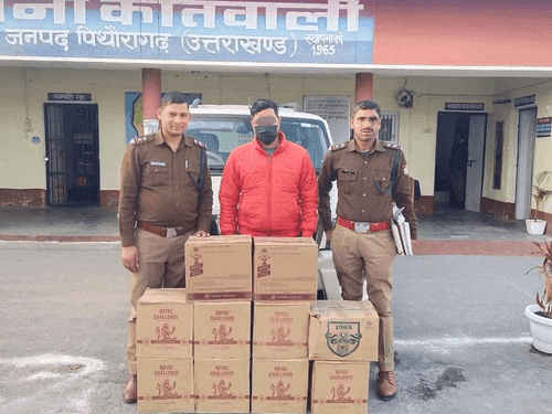 Image for 10 पेटी अवैध अंग्रेजी शराब के साथ अभियुक्त गिरफ्तार