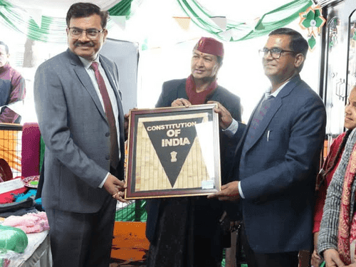 मुख्य सचिव ने अधिकारियों/कर्मचारियों को दिलाई मताधिकार के प्रयोग की शपथ