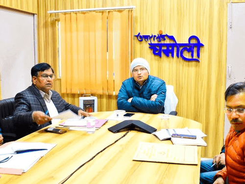 Image for जिलाधिकारी संदीप तिवारी ने की दूर संचार निगम द्वारा किए जा रहे कार्यों की समीक्षा