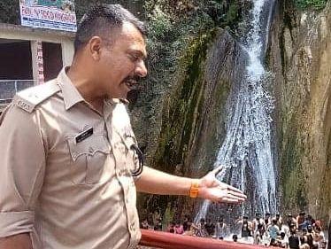 Image for वरिष्ठ पुलिस अधीक्षक टिहरी गढ़वाल द्वारा किया गया कैम्पटी का निरीक्षण