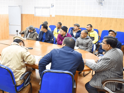 Image for Chamoli Additional DM held a meeting regarding Yatra preparations