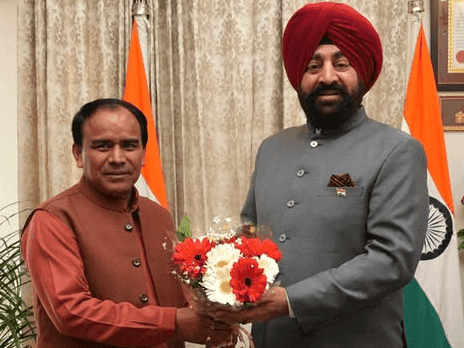 मंत्री डॉ0 धन सिंह रावत ने राज्यपाल गुरमीत सिंह से की भेंट