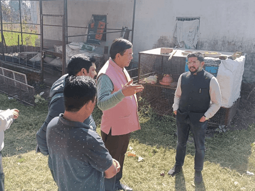 मुख्य विकास अधिकारी ने विभिन्न ग्रामों में किया स्थलीय निरीक्षण