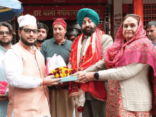 राज्यपाल गुरमीत सिंह ने माँ डाट काली मंदिर में की पूजा-अर्चना