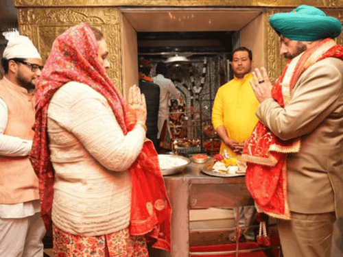 Image for राज्यपाल गुरमीत सिंह ने माँ डाट काली मंदिर में की पूजा-अर्चना