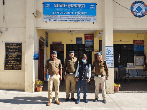 Image for Almora Police arrested 01 smuggler with 966 grams of hashish