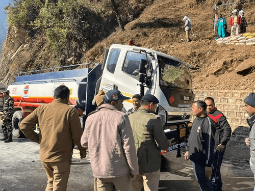 Image for कैरोसीन टैंकर में लगी आग, फायर सर्विस ने पाया काबू