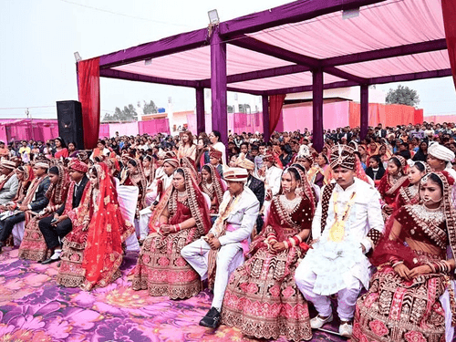 महाशिवरात्रि के अवसर पर सामूहिक विवाह कार्यक्रम में शामिल हुए सीएम