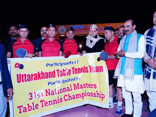 टेबल टेनिस चैम्पियनशिप में प्रतिभाग करने वाले खिलाड़ियों ने सीएम से की भेंट