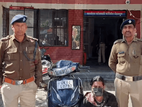 देहरादून पुलिस ने 01 किलो 105  ग्राम गांजा के साथ तस्कर किया गिरफ्तार