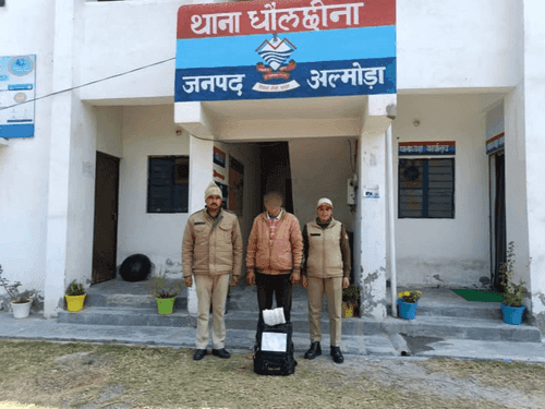 Image for जनपद अल्मोड़ा पुलिस ने अवैध शराब के साथ 01 व्यक्ति किया गिरफ्तार