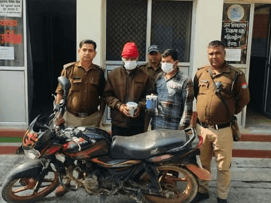 Image for Two smugglers arrested with 811 grams of illegal hashish