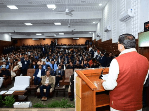 Image for सीएम धामी ने वाडिया इंस्टीट्यूट में आयोजित संगोष्ठी में किया प्रतिभाग