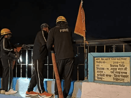 Image for जंगल में लगी आग पर फायर यूनिट ने पाया काबू