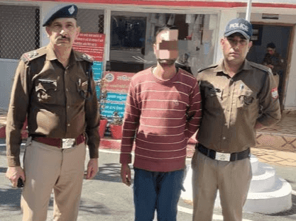 अवैध स्मैक व अवैध कच्ची शराब के साथ दो तस्कर गिरफ्तार