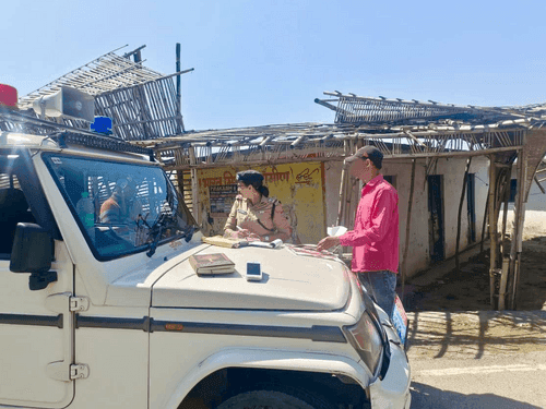 यातायात नियमों का उल्लघंन करने पर अल्मोड़ा पुलिस द्वारा की गई कार्यवाही