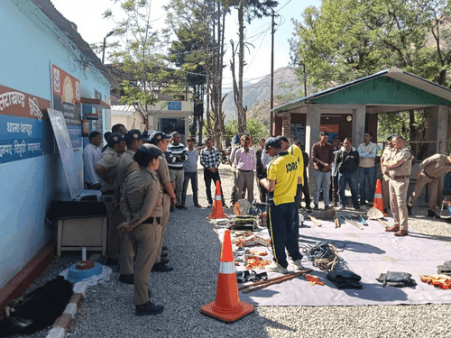 Image for एसडीआरएफ द्वारा स्थानीय लोगों को दी गई आपदा प्रबंधन की जानकारी