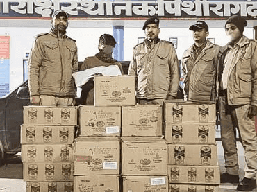 Image for पिथौरागढ़ पुलिस ने 21 पेटी अवैध अंग्रेजी शराब के साथ तस्कर किया गिरफ्तार