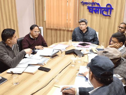 Image for DM Sandeep Tiwari held a meeting of Spring and River Rejuvenation Authority