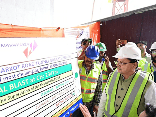 सीएम धामी ने सिलक्यारा सुरंग के ब्रेकथ्रू कार्यक्रम में किया प्रतिभाग