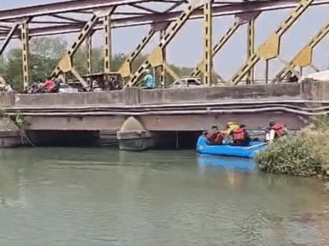 Image for Two sisters jumped into the Ganga canal to save their brother and drowned