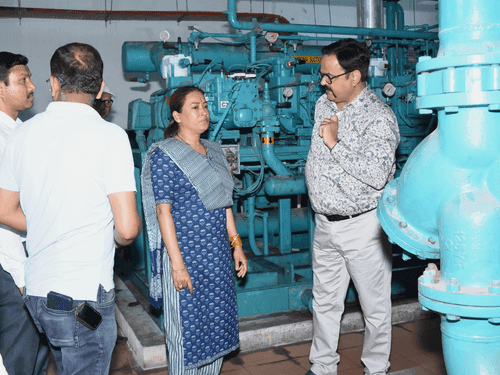 Image for खेल मंत्री रेखा आर्य ने हिमाद्री आइस रिंक के पुनरोद्धार कार्य का किया निरीक्षण