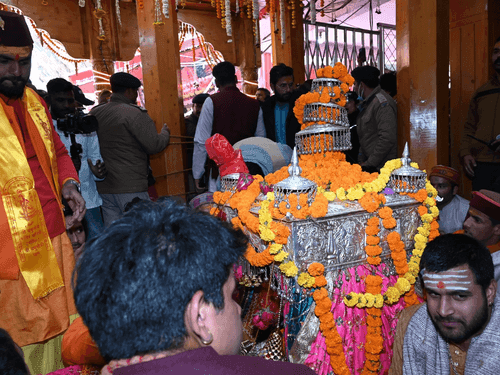 Image for Yamunotri Dham doors opened, official start of Char Dham Yatra