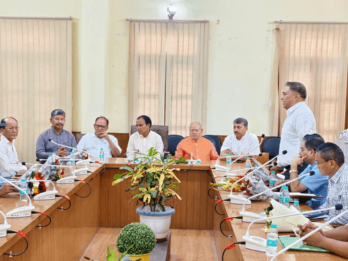 Image for स्वास्थ्य मंत्री डॉ0 रावत ने कुमाऊं क्षेत्र में की स्वास्थ्य व्यवस्थाओं की समीक्षा