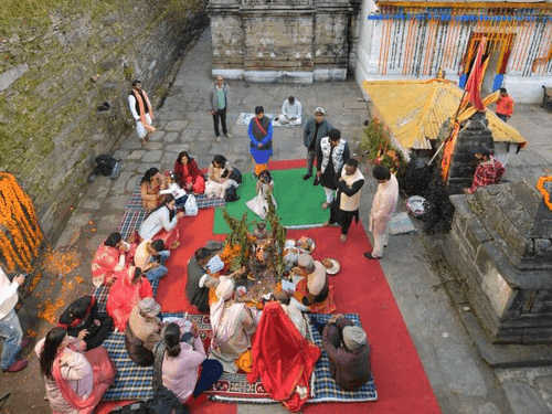 वैश्विक वेडिंग डेस्टिनेशन के रूप में उभर रहा है, त्रिजुगीनारायण मंदिर