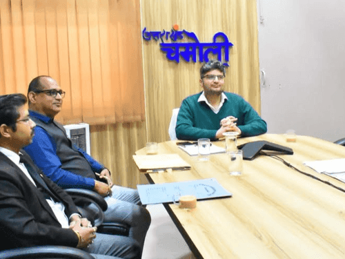 Image for Chamoli District Magistrate reviews scheme to aid poor prisoners