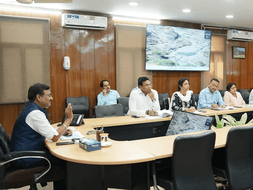 Image for मुख्य सचिव ने जल संरक्षण के लिए की चेक डैम निर्माण की समीक्षा