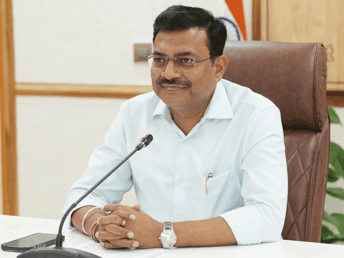 Image for मुख्य सचिव ने सभी विभागों में ई-ऑफिस प्रणाली लागू करने के दिए निर्देश