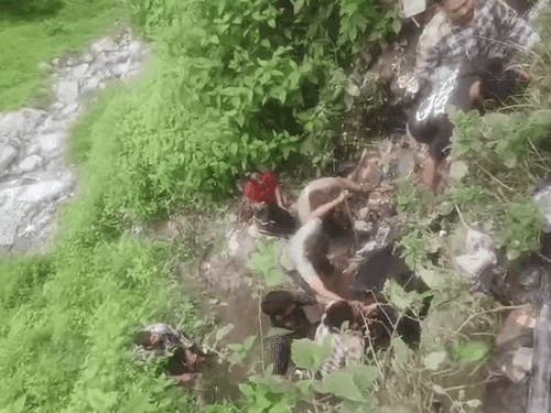 Image for 2 dead, 3 injured in landslide on Shri Kedarnath Pilgrimage Route