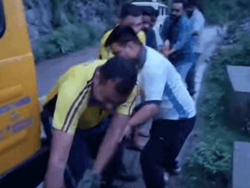 Image for Road accident in Satpuli, SDRF rescues youth from deep gorge