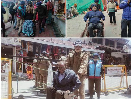 बुजुर्ग श्रद्धालुओं के लिए चमोली पुलिस ने रखी निःशुल्क व्हील चेयर सुविधा