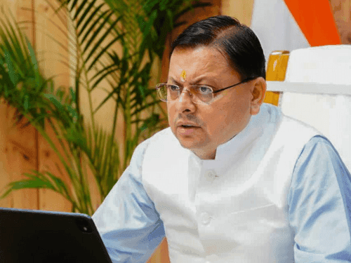 सीएम धामी ने प्रदेश के सभी जिलाधिकारियों के साथ की समीक्षा बैठक