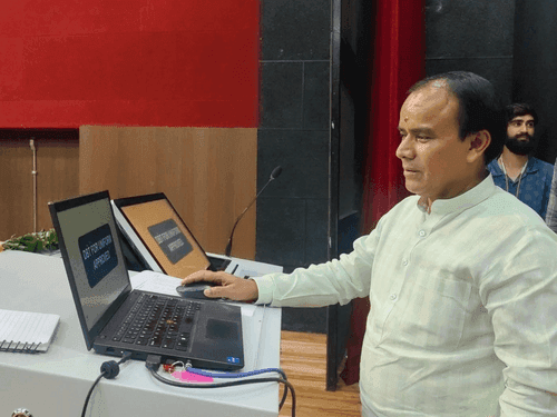 Image for 5.16 lakh students in the state received funds for free school uniforms