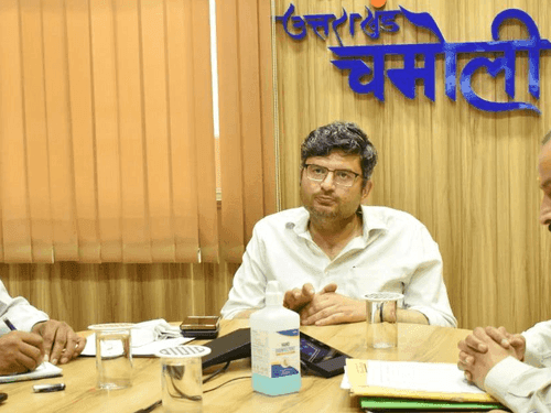 Image for जनपद चमोली में आपदा प्रभावित गांवों के पुनर्वास हेतु बैठक का किया गया आयोजन