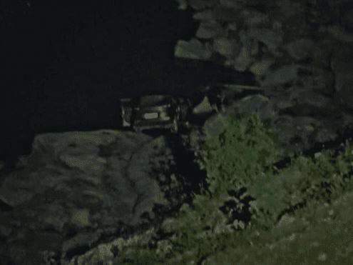 Image for केदारनाथ हाईवे पर हादसा, पत्थर गिरने से नदी किनारे गिरी कार