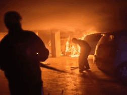 Image for अल्मोड़ा नगरपालिका पार्किंग में दो वाहनों में लगी आग, समय रहते बुझाई गई