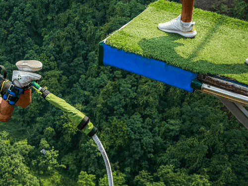 Image for ऋषिकेश में बंजी जंपिंग का रोमांच बना खतरा, युवक घायल