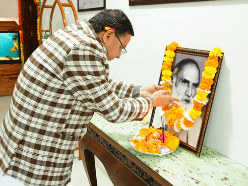 मुख्यमंत्री धामी ने महान राज्य आंदोलनकारी इंद्रमणि बडोनी की जयंती पर दी श्रद्धांजलि