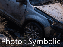 उत्तराखंड के उत्तरकाशी जिले में दर्दनाक हादसा, कार नदी में गिरी