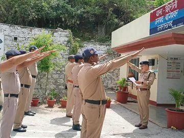 जनपद बागेश्वर में विश्व तंबाकू निषेध दिवस के अवसर पर पुलिस अधिकारी/कर्मचारियों द्वारा ली गई शपथ