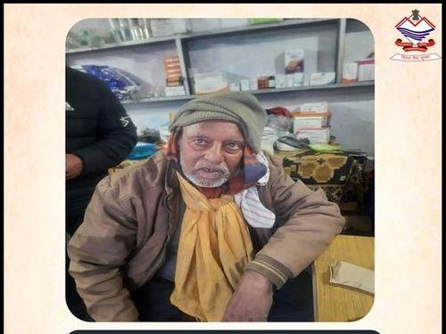 साथियों से बिछड़े बुजुर्ग श्रद्धालु को मिलवाया, किया पुलिस का शुक्रिया अदा