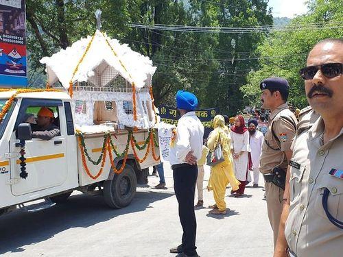 Image for  नैनीताल में नैनीताल पुलिस के सहयोग से सिख समुदाय के नगर कीर्तन का हुआ शांतिपूर्ण समापन