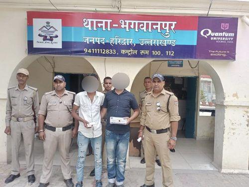 हाथों में लाइसेंसी पिस्टल लिए बन रहे थे रोबिनहुड, भगवानपुर पुलिस ने पहुंचाया जेल